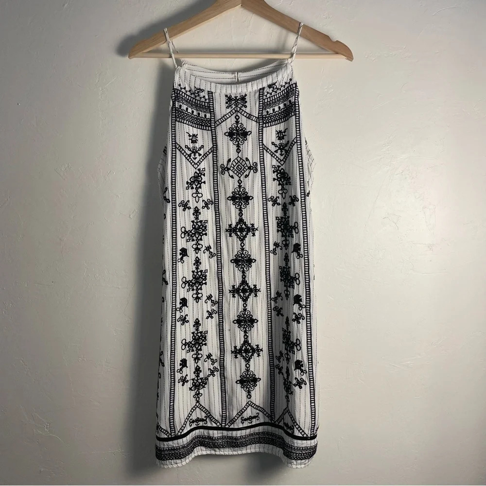 Skies Are Blue White Embroidered Mini Dress Medium Straps Shift Summer Lined